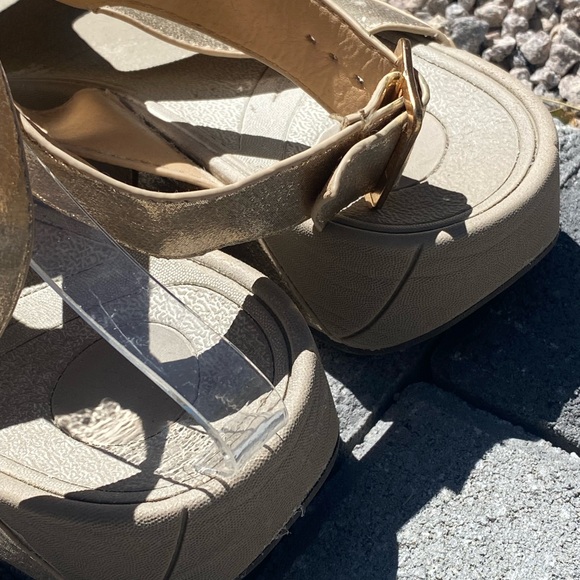 Siketu Gold Flat Sandal Size 10 - Picture 8 of 8